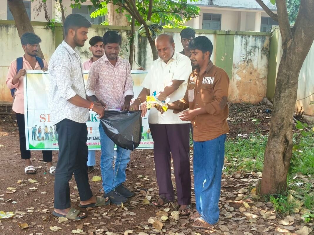 ప్లాస్టిక్కు ప్రత్యామ్నాయంగా పేపర్ లేదా గోనె సంచులు వంటి పర్యావరణహిత వస్తువులను ఉపయోగించాలి: మై భారత్ వాలంటీర్ సాయి వర్ధన్ రెడ్డి కైల