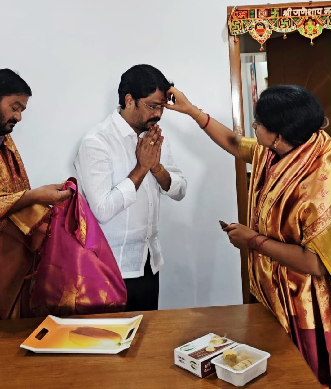 సీనియర్ల ఆశీస్సులతో.. సమన్వయంతో కాంగ్రెస్ బలోపేతానికి సమ్మయ్య గౌడ్ అడుగులు కాంగ్రెస్ ముఖ్య నాయకులను మర్యాదపూర్వకంగా కలిసిన నూతన మండల ప్రెసిడెంట్ సమ్మయ్య గౌడ్