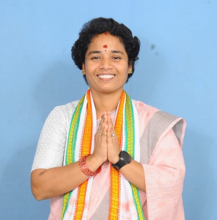 నూతన కాంగ్రెస్ పార్టీ కమిటీ సభ్యులకు తోట లహరి శుభాకాంక్షలు