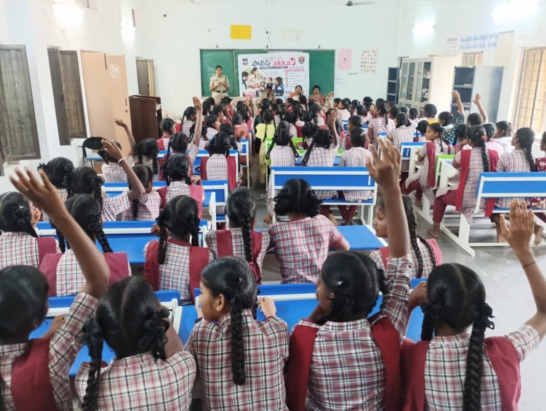 బాలికా సాధికారత కార్యక్రమం నిర్వహణ