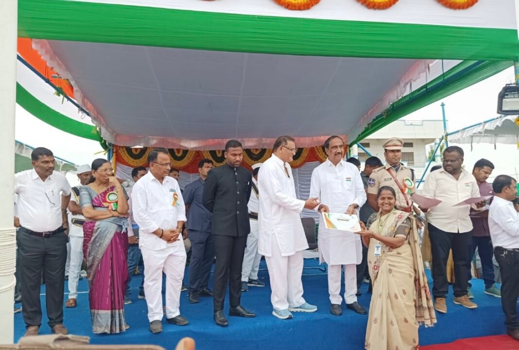 80వ స్వాతంత్ర్య దినోత్సవం సందర్భంగా శాస్త్రవేత్త డా. స్వాతికి ప్రశంస పత్రం