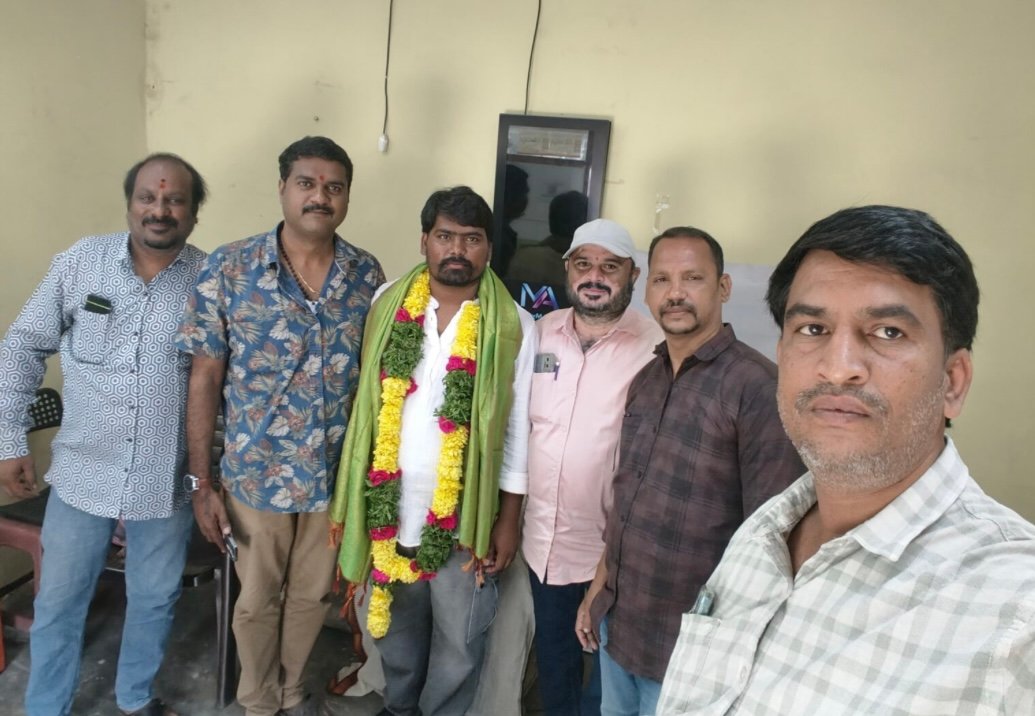 వనస్థలిపురం కాంప్లెక్స్ సముదాయంలో ఘనంగా లింగాల నరేందర్ గౌడ్ జన్మదిన వేడుకలు
