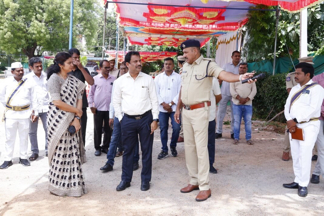 స్వతంత్ర దినోత్సవ వేడుకల ఏర్పాట్లను పరిశీలించిన జిల్లా కలెక్టర్ ప్రియాంక