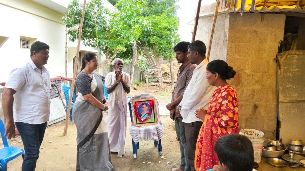 మృతుల కుటుంబాలను పరామర్శించిన డా. చందుపట్ల కీర్తి రెడ్డి
