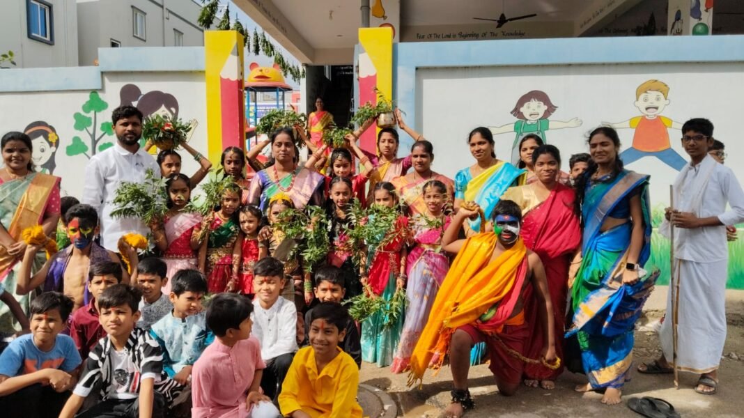 డప్పుల మోతతో దద్దరిల్లిన లార్డ్స్ స్కూల్… ఘనంగా బోనాల సంబురాలు