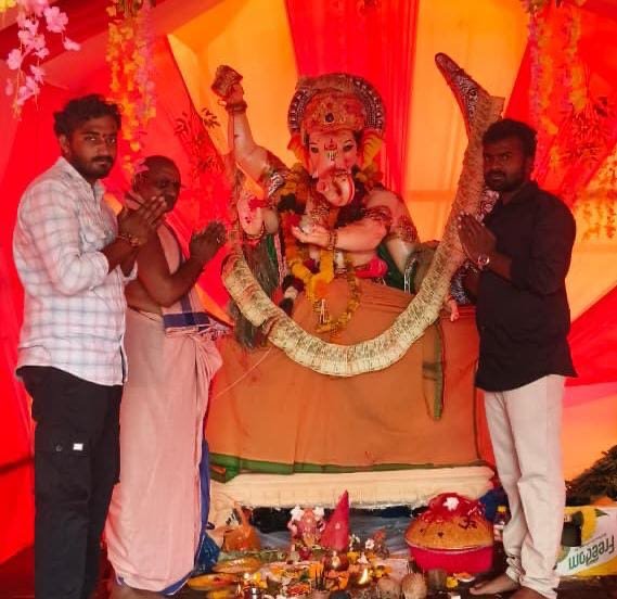 గుడివాడలో ఘనంగా వినాయక చవితి వేడుకలు