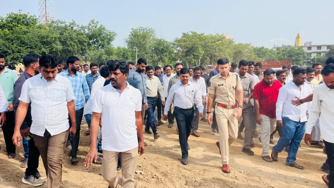 ముఖ్యమంత్రి పర్యటన ఏర్పాట్లను పరిశీలించిన అధికారులు నకిరేకల్లో భారీ బహిరంగ సభ.. అభివృద్ధి పనులకు శంకుస్థాపనలు