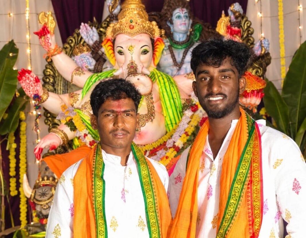 వినాయకుడి వద్ద ప్రత్యేక పూజలు నిర్వహించిన యువ నాయకులు శిగ అభిరామ్ గౌడ్