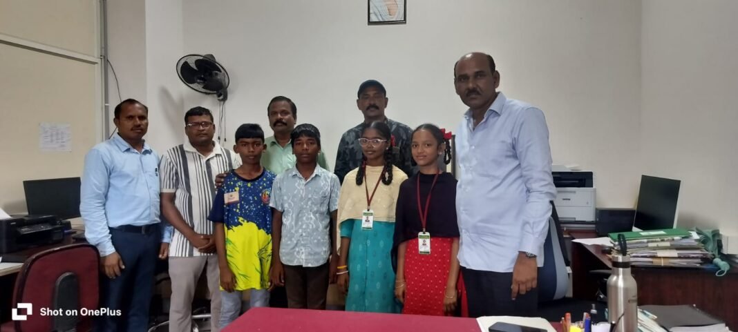 అత్య పత్య జాతీయ స్థాయి పోటీలకు ఎంపికైన విద్యార్థులు
