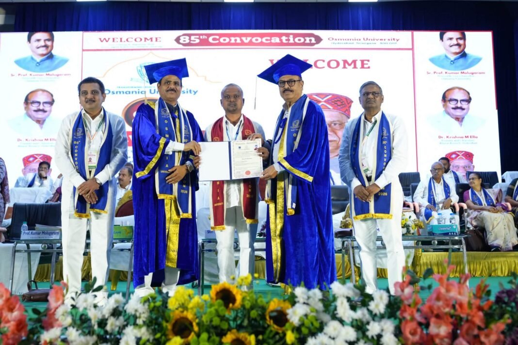 మేస్త్రి నుంచి డాక్టరేట్ వరకు… స్ఫూర్తిదాయక ప్రస్థానం