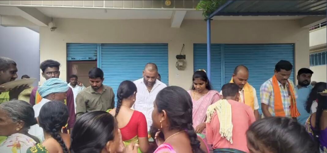 యంగలి గోపి గౌడ్–సౌమ్య దంపతుల ఆధ్వర్యంలో ఘనంగా వినాయకుడికి ప్రత్యేక పూజలు, అన్నదానం