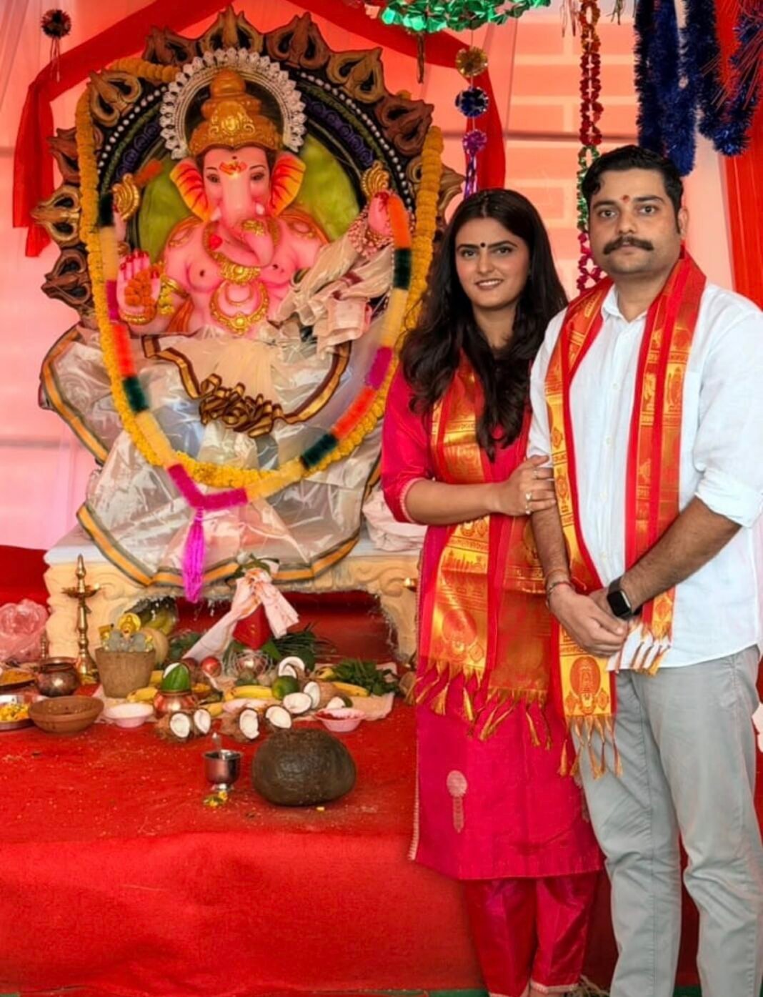 డీఏఆర్ హెడ్క్వార్టర్స్లో కుటుంబ సమేతంగా గణపతి పూజలో పాల్గొన్న జిల్లా ఎస్పీ అక్షాన్ష్ యాదవ్ ఐపీఎస్