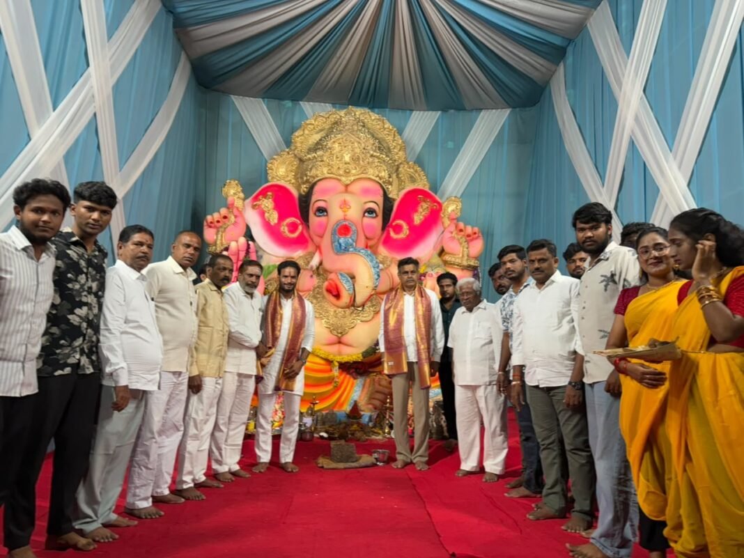 లింగంపల్లిలో ఘనంగా దాండియా నైట్ వేడుకలు