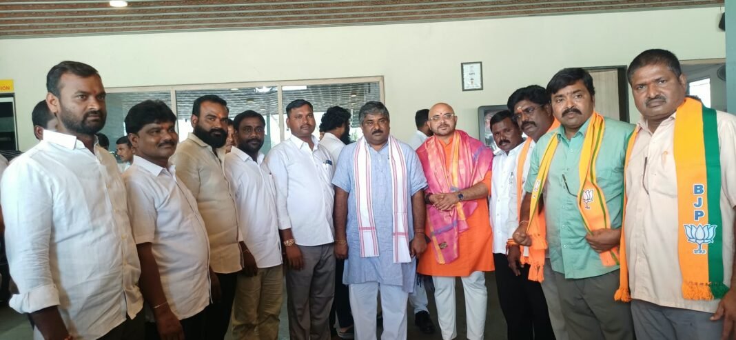 బీజేపీ రాష్ట్ర ఆర్గనైజింగ్ సెక్రెటరీ మధుకర్ జీకి ఘన సన్మానం