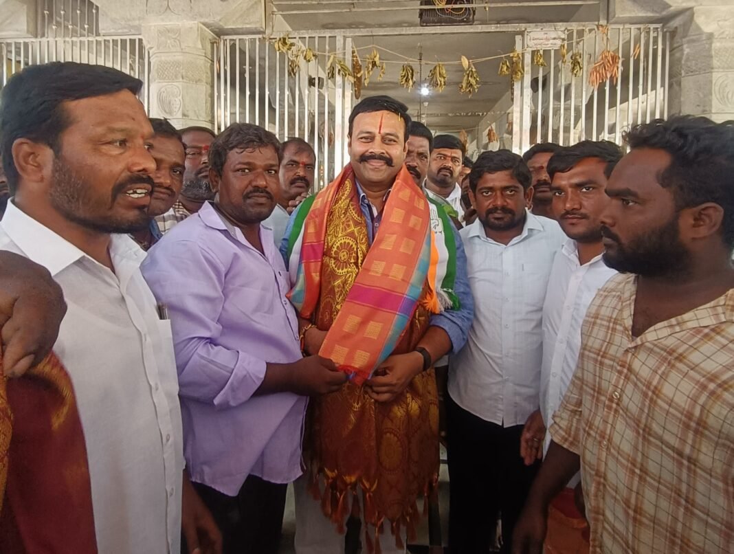 ఎమ్మెల్సీ అభ్యర్థి రామిరెడ్డి సర్వోత్తమ్ రెడ్డిని కలిసిన కిషోర్